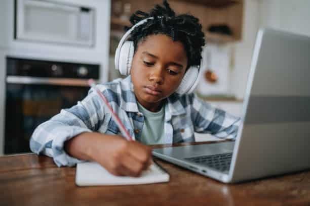 Why Online Primary Schools Build Strong Foundations for Future Learning